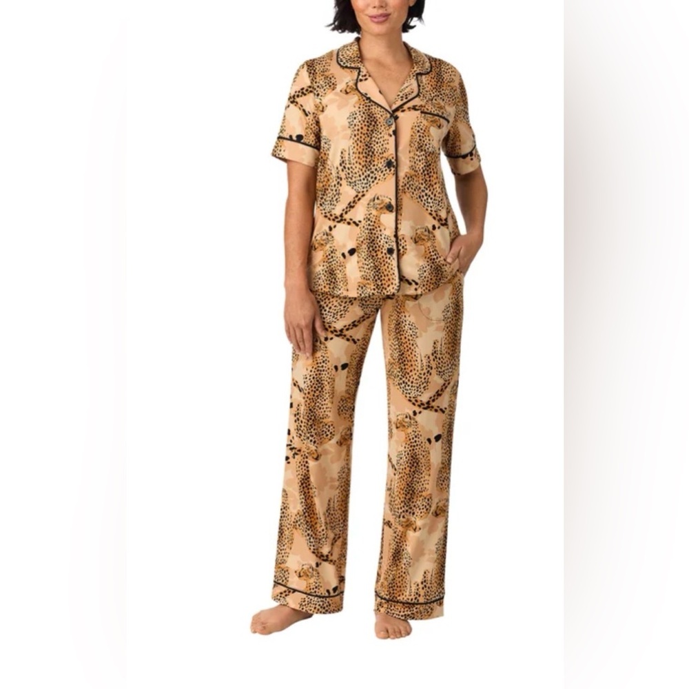 NWT Room Service Women’s Notch Collar Pajama Set